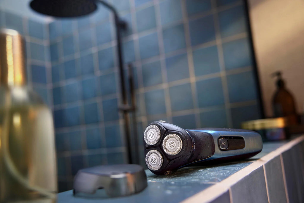 Philips Norelco Shaver 3600 Rechargeable Wet & Dry Electric Shaver with Pop-Up Trimmer G1676