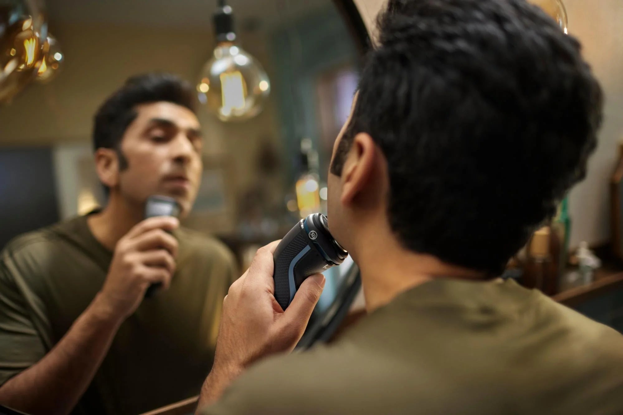 Philips Norelco Shaver 3600 Rechargeable Wet & Dry Electric Shaver with Pop-Up Trimmer G1676