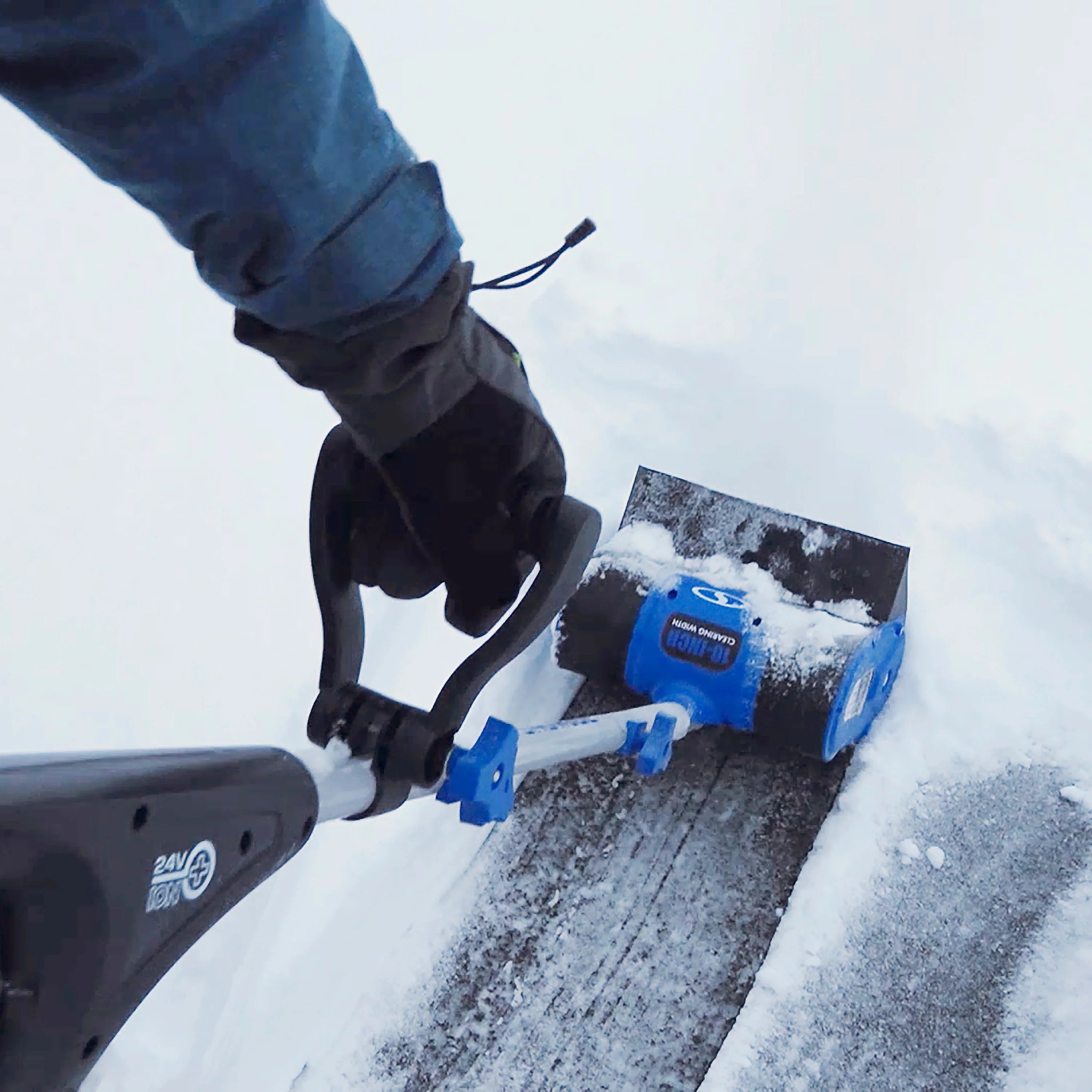 Snow Joe 24V 10-inch Cordless Snow Shovel with 5.0-Ah Battery & Charger E744198