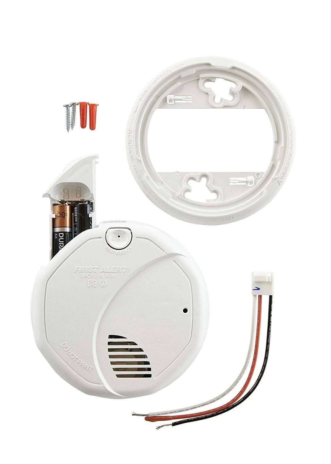 First Alert BRK 3120b-3 Hardwired Smoke Detector, 3-Pack S712