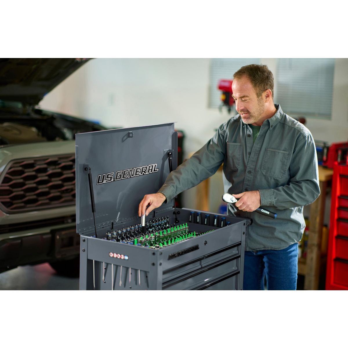 U.S. GENERAL 30 in. 4-Drawer Tech Cart, Red Y546116
