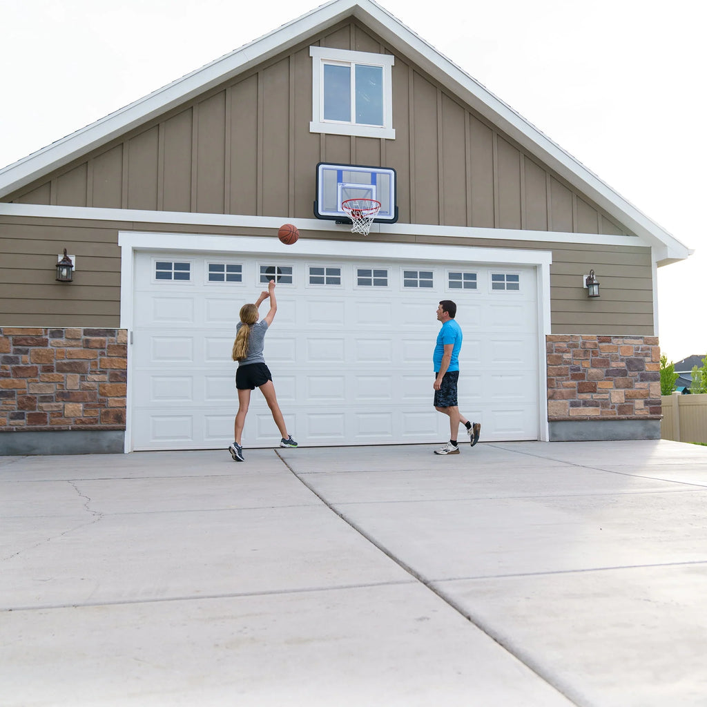Lifetime 44 Inch Polycarbonate Basketball Backboard and Rim Combo O797319
