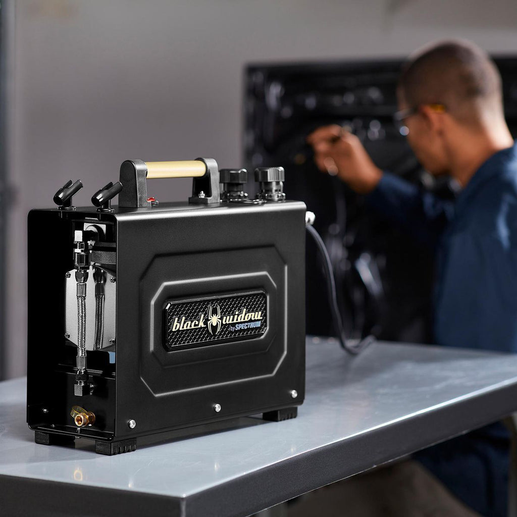 BLACK WIDOW BY SPECTRUM Professional Airbrush Compressor Kit T28226