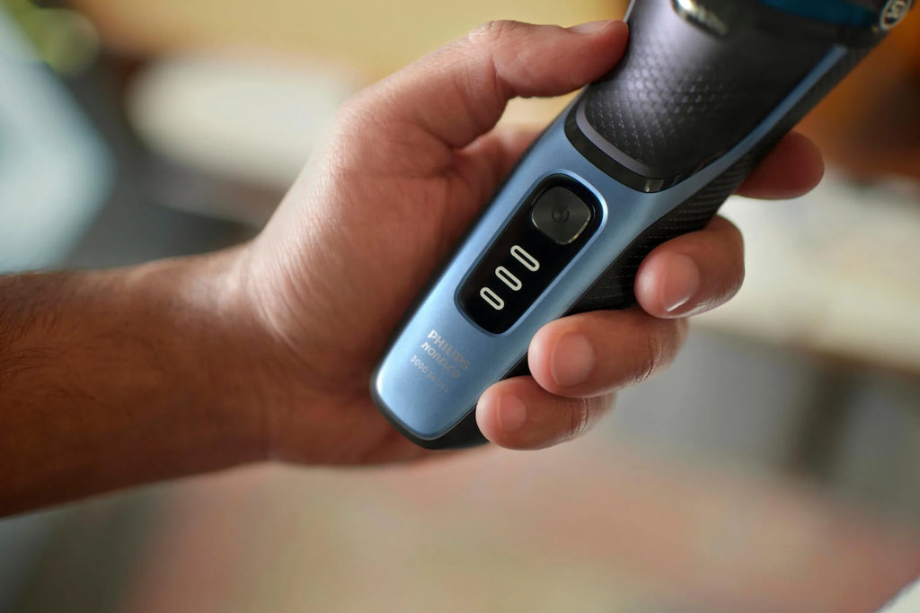 Philips Norelco Shaver 3600 Rechargeable Wet & Dry Electric Shaver with Pop-Up Trimmer G1676