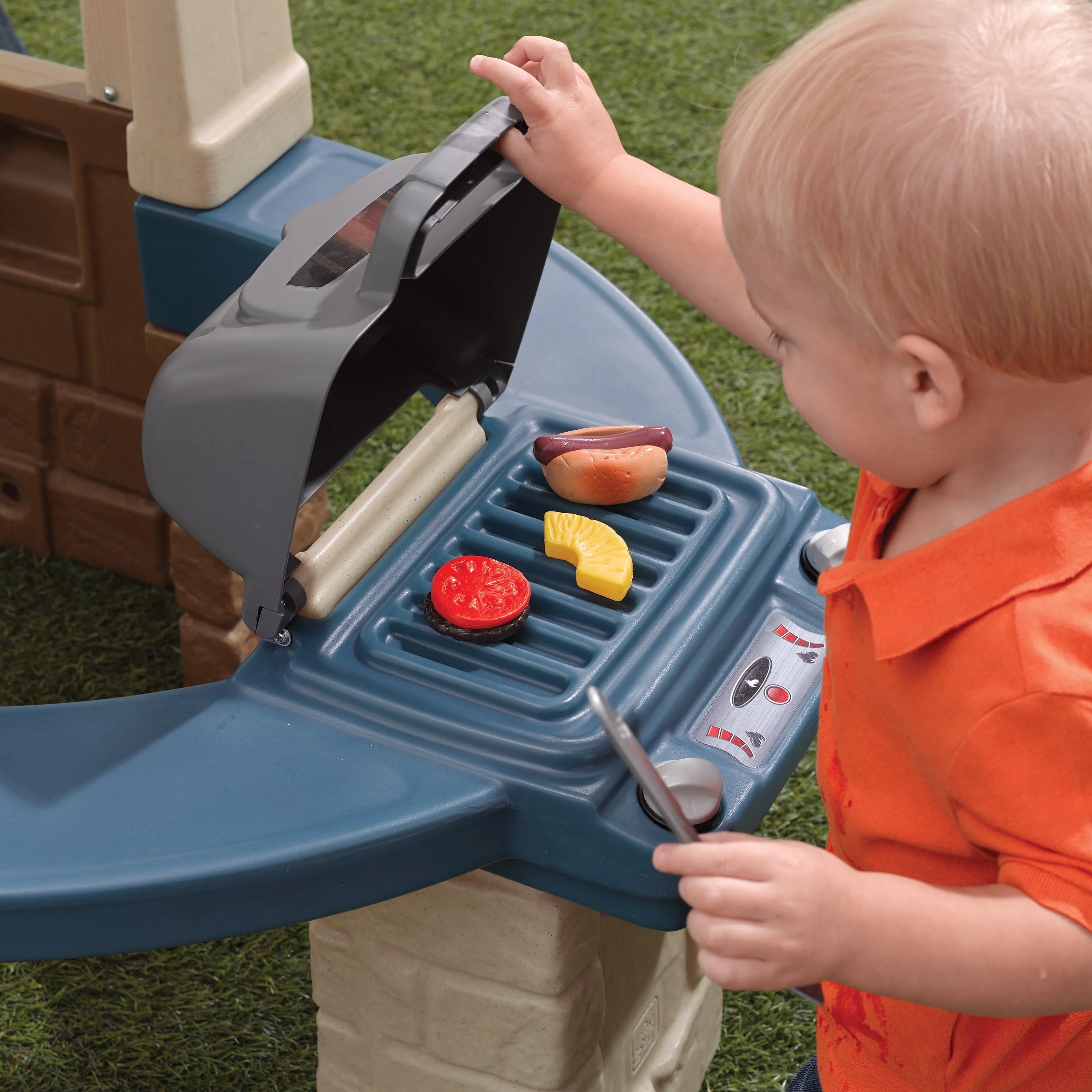 Step2 Great Outdoors Brown Toddler Playhouse with Grill and Planter E865208