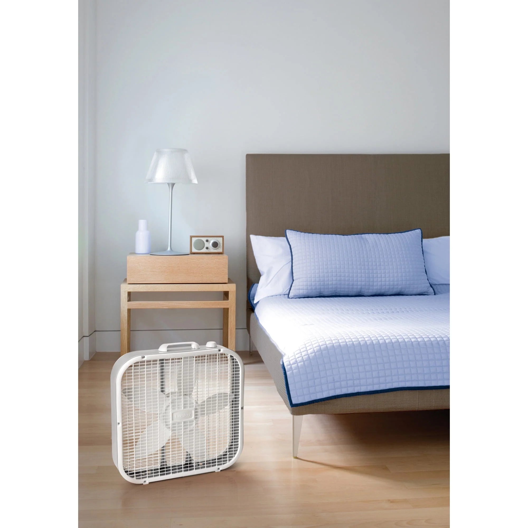 Lasko 20 Classic Box Fan with Weather-Resistant Motor, 3 Speeds, White Y945432