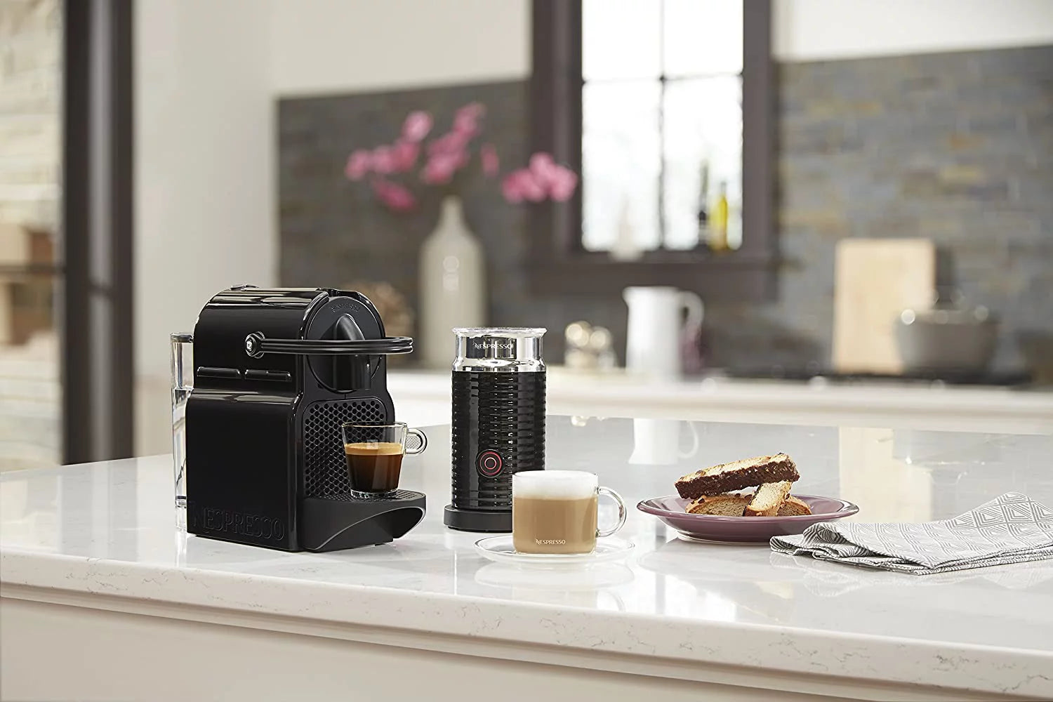 De'Longhi Nespresso Inissia Espresso Machine, Black I2341