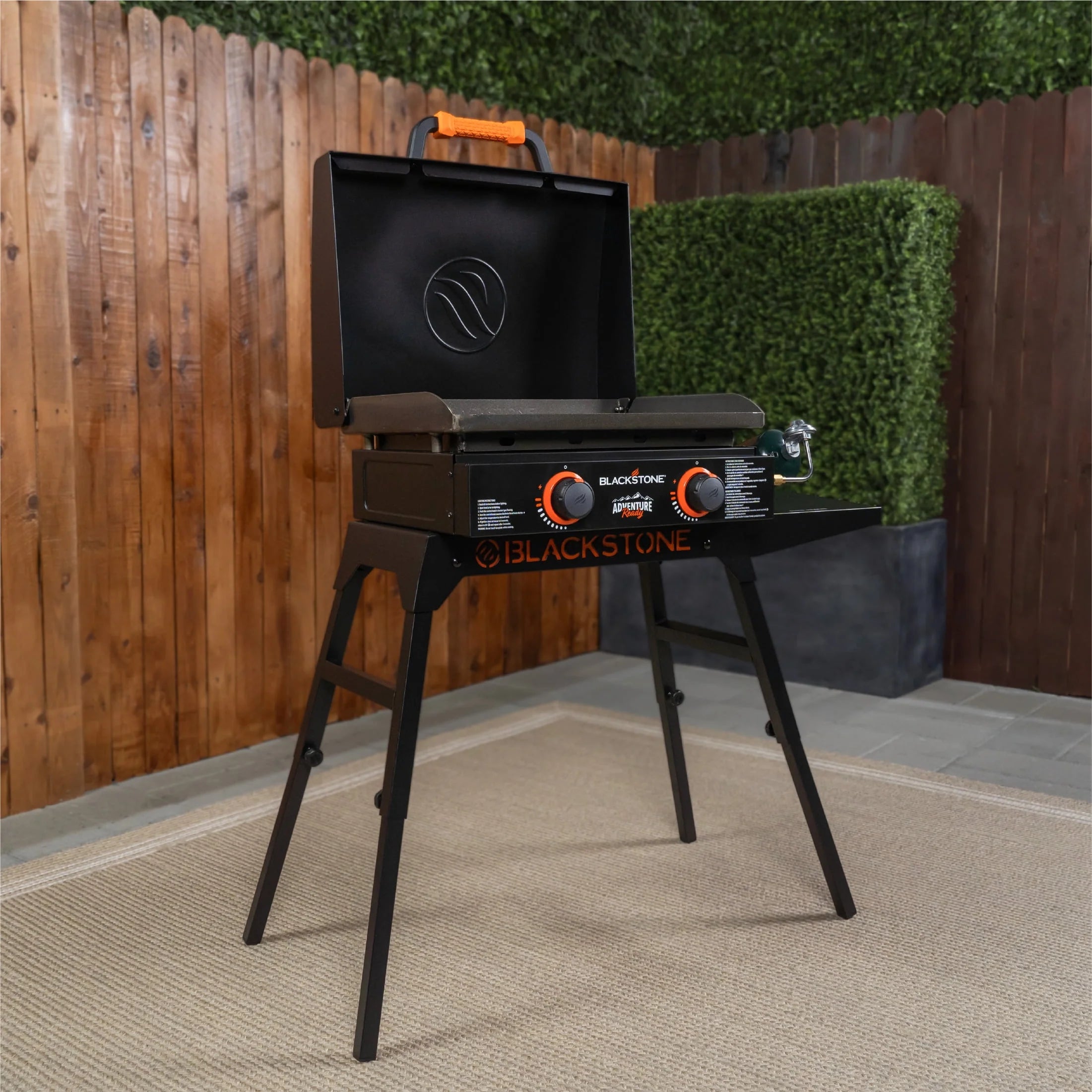 Blackstone Adventure Ready 22 Omnivore Propane Griddle with Stand P997241