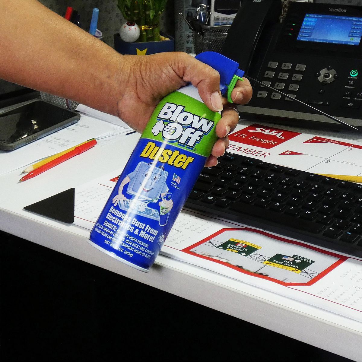 BLOW OFF DUSTER 10 Oz. Compressed Air C65749
