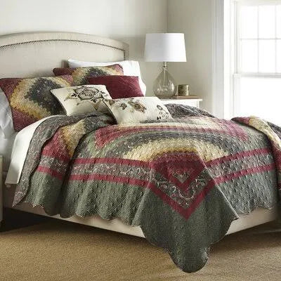 Samsel Reversible Geometric Quilt Millwood Pines Size: King