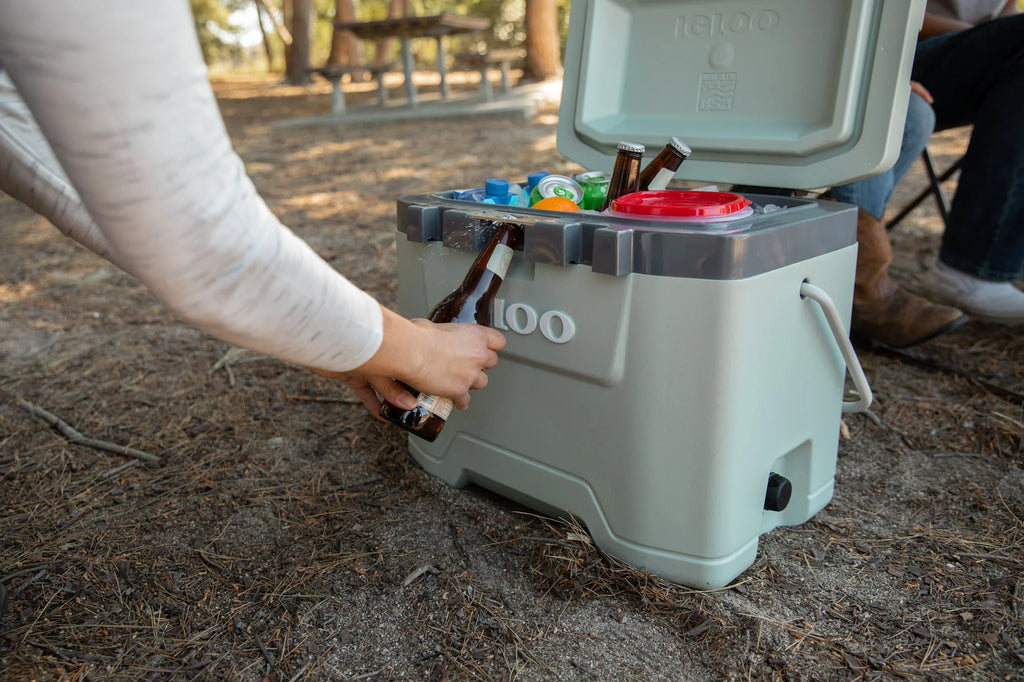 Igloo Overland 25 QT Ice Chest Cooler, Green C916