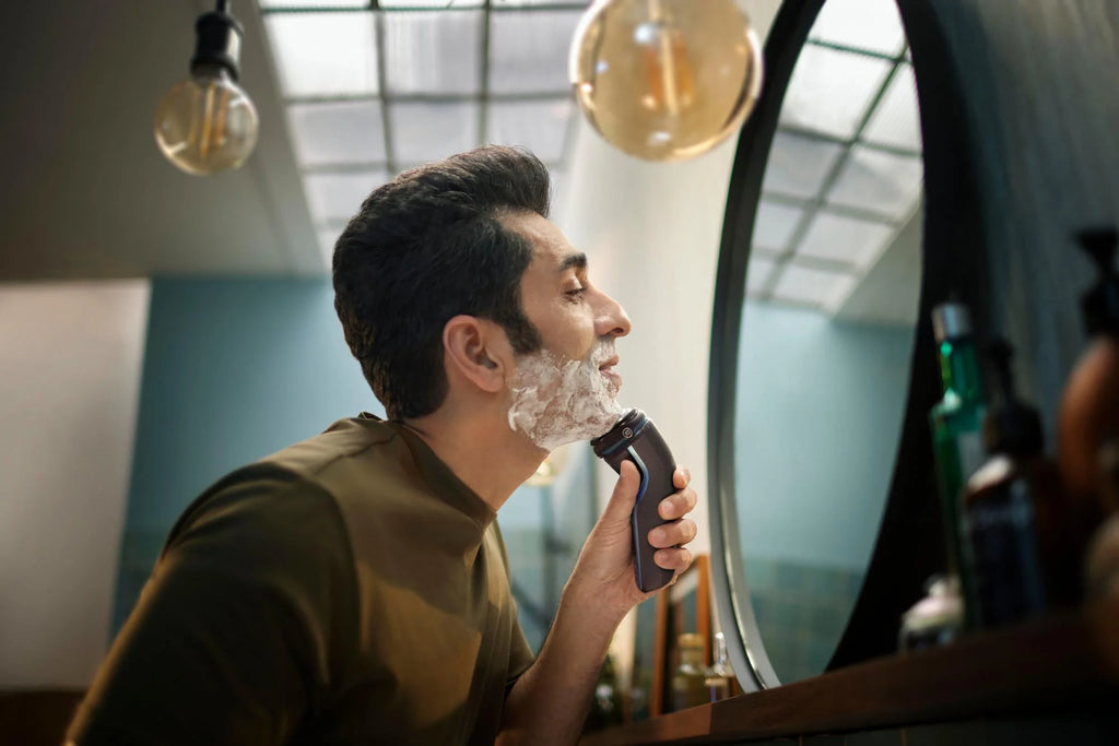Philips Norelco Shaver 3600 Rechargeable Wet & Dry Electric Shaver with Pop-Up Trimmer G1676