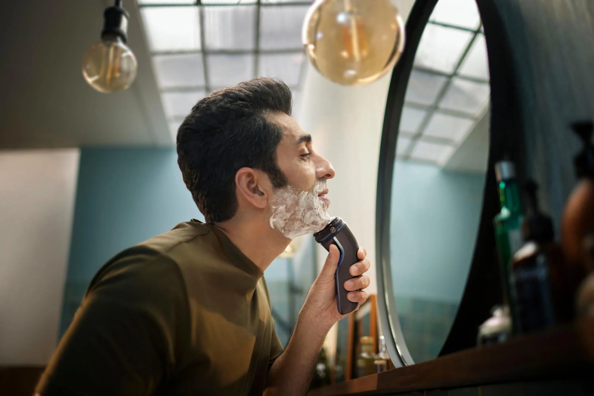 Philips Norelco Shaver 3600 Rechargeable Wet & Dry Electric Shaver with Pop-Up Trimmer G1676