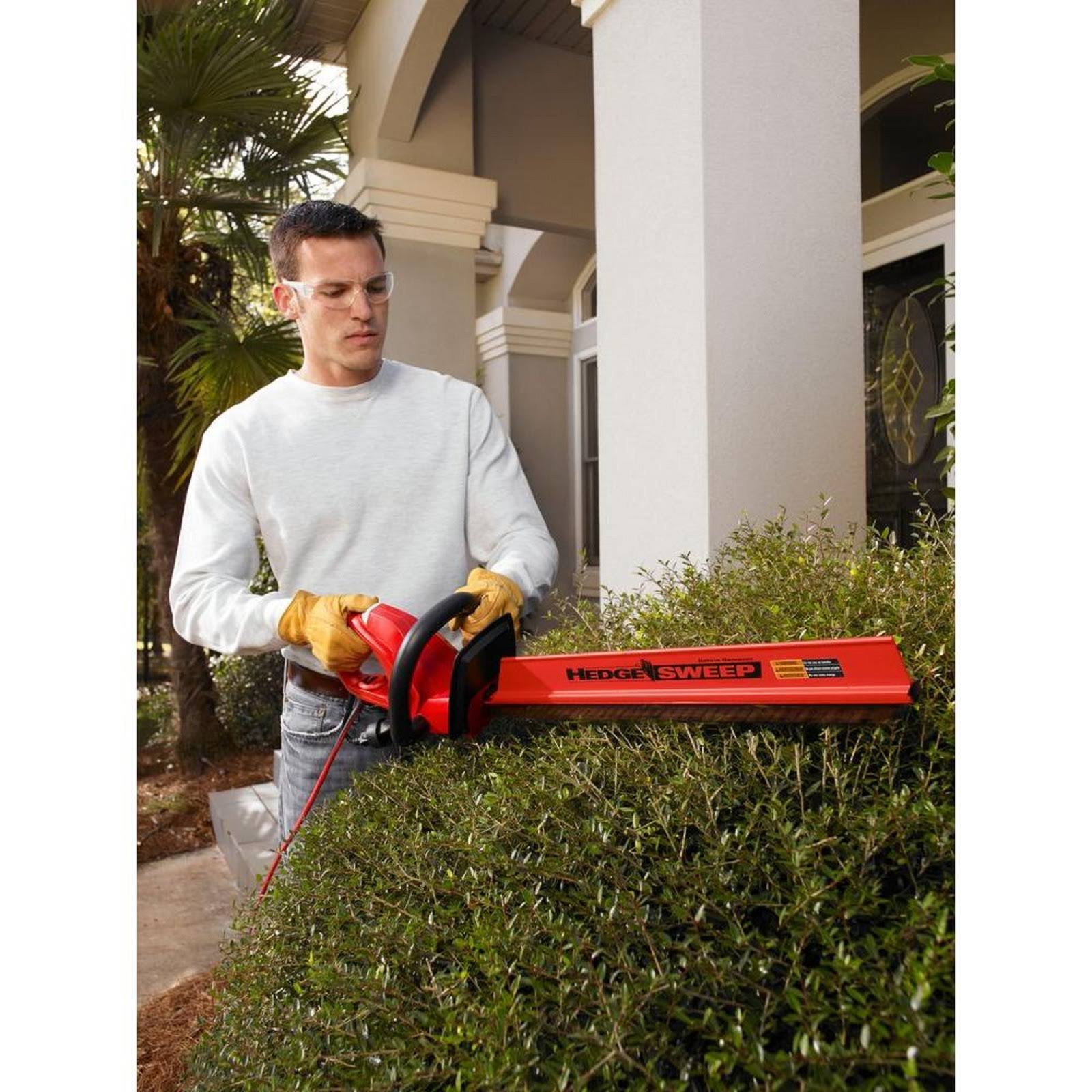 Homelite 22 in. 3.7 Amp Electric Hedge Trimmer A30992