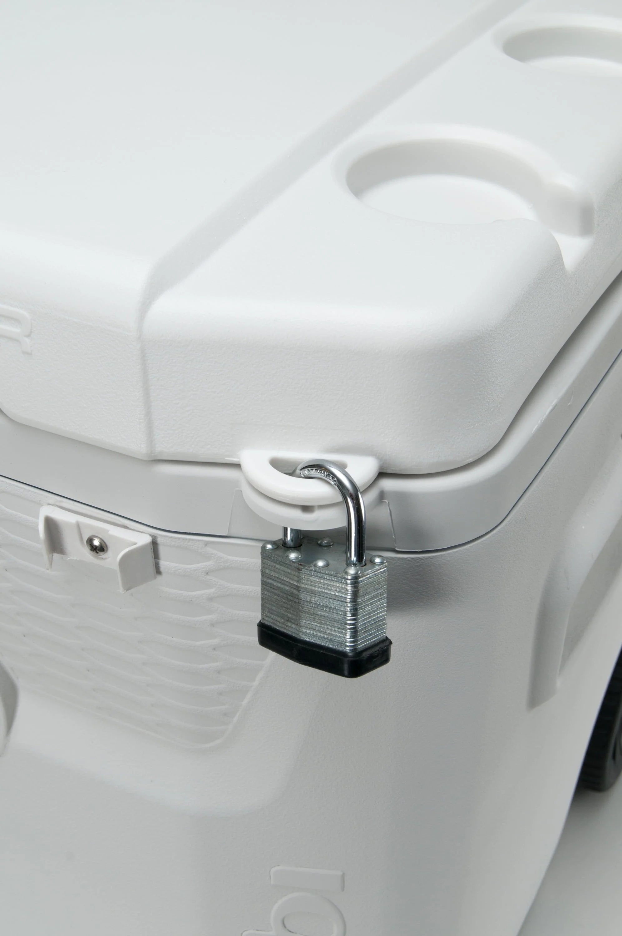 Igloo 52 QT 5-Day Marine Cooler with Wheels, White O609
