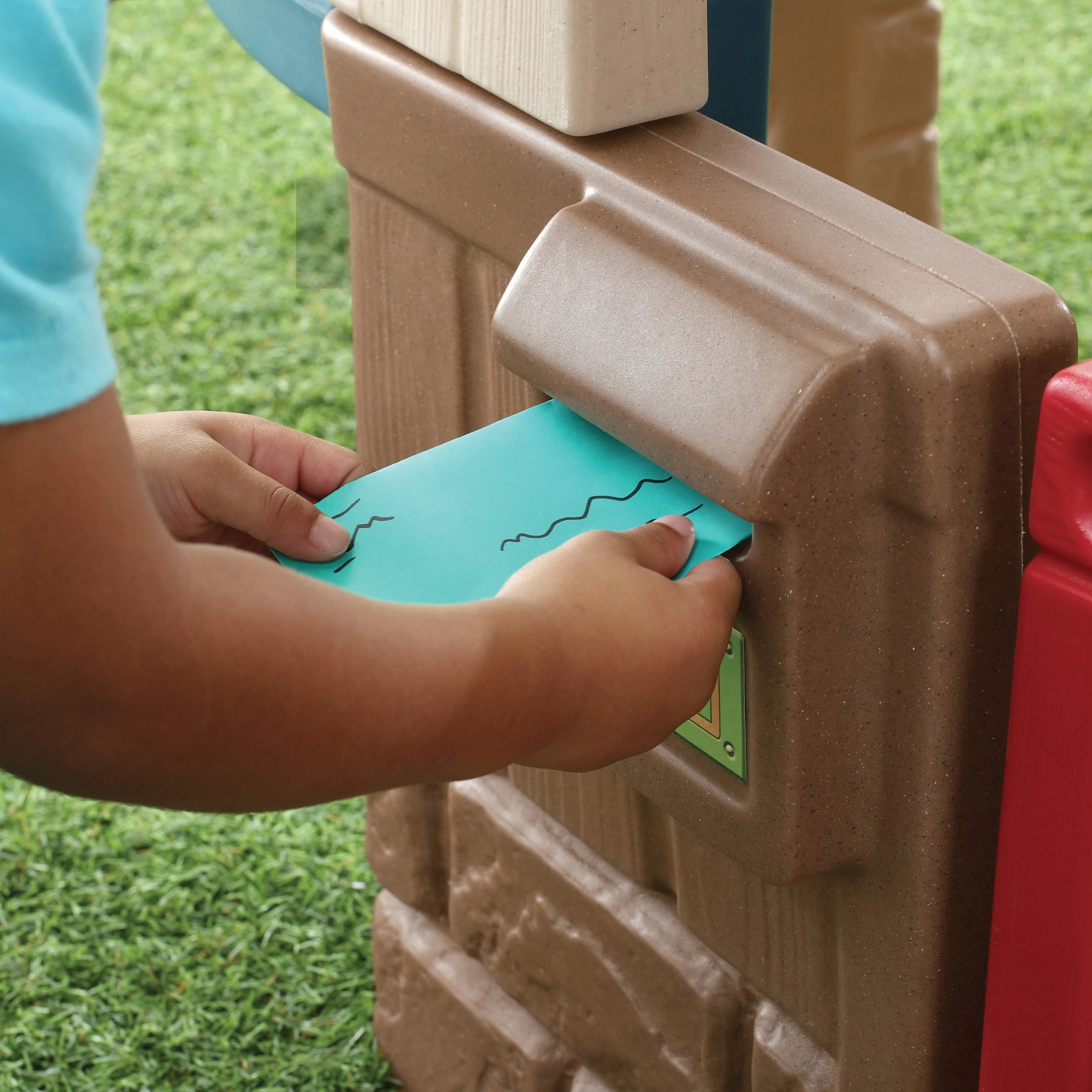 Step2 Great Outdoors Brown Toddler Playhouse with Grill and Planter E865208