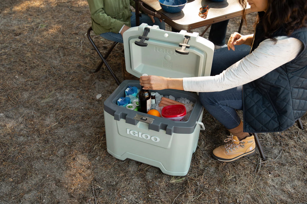 Igloo Overland 25 QT Ice Chest Cooler, Green C916