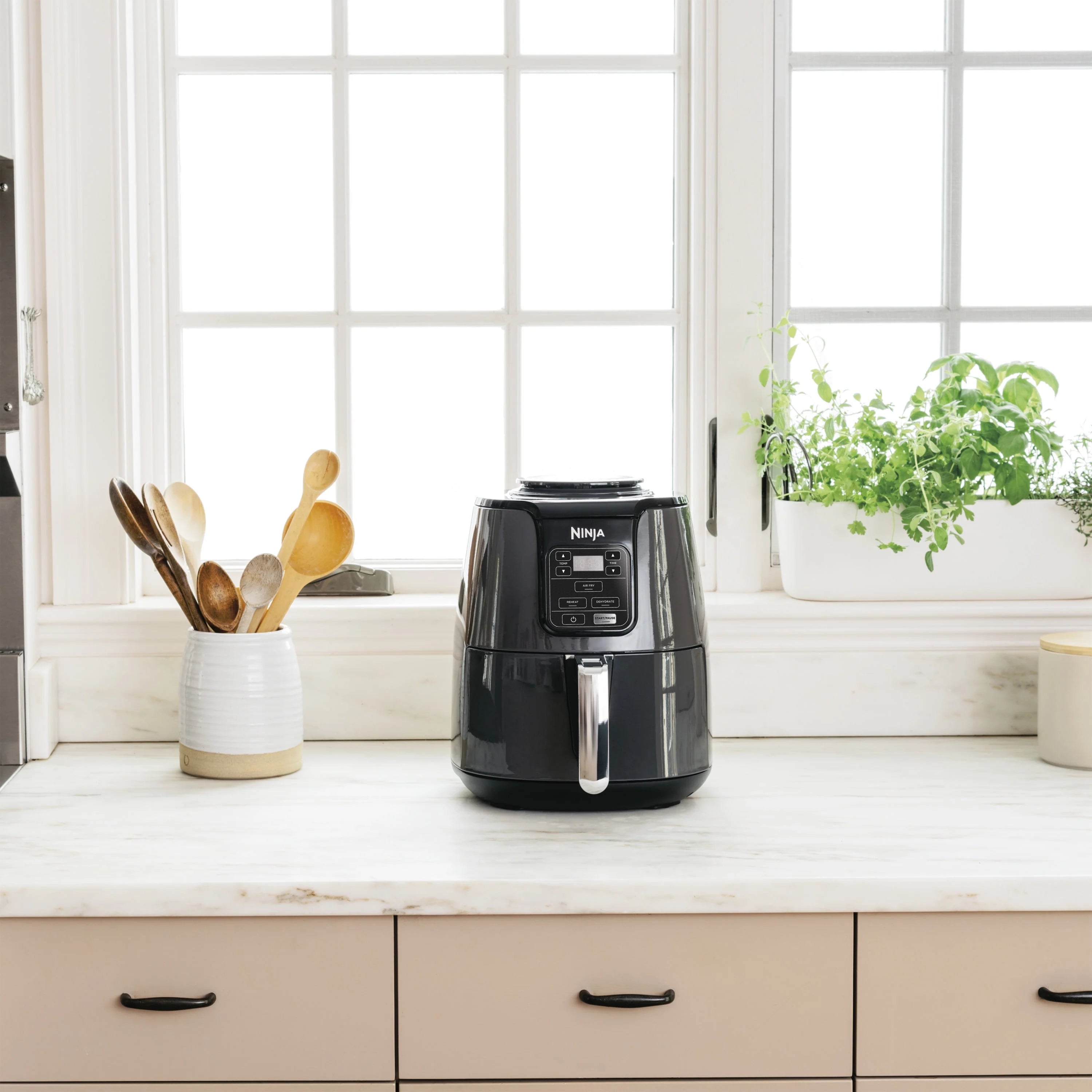 Ninja 4QT Air Fryer, Black, AF100WM C318047