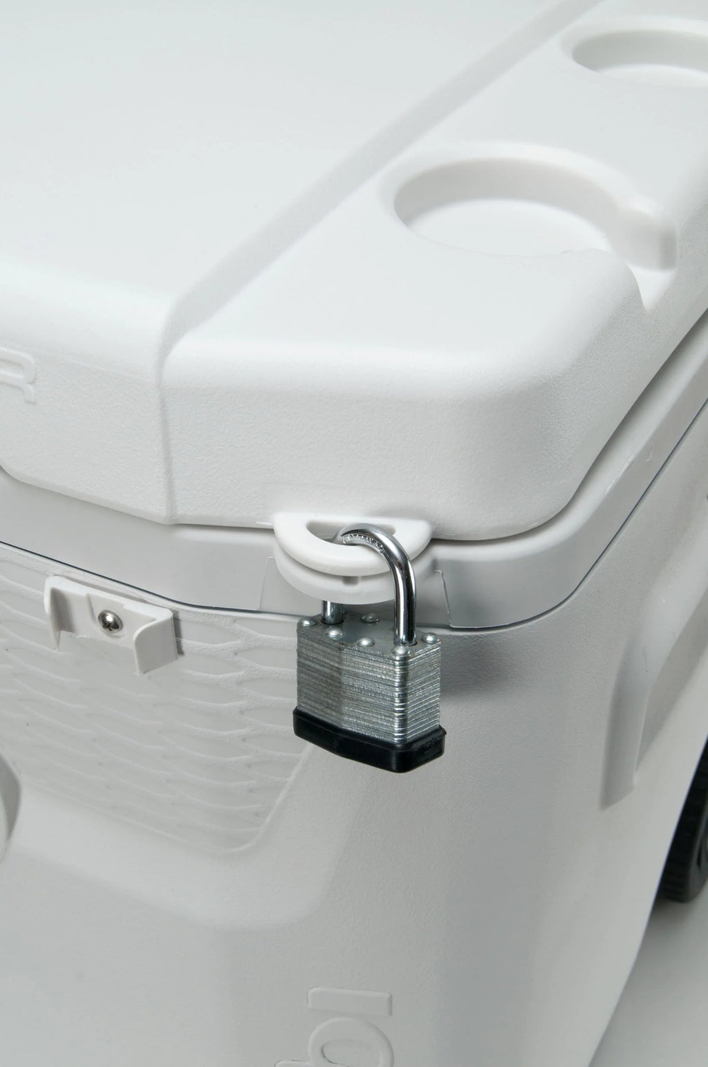 Igloo 52 QT 5-Day Marine Cooler with Wheels, White O609