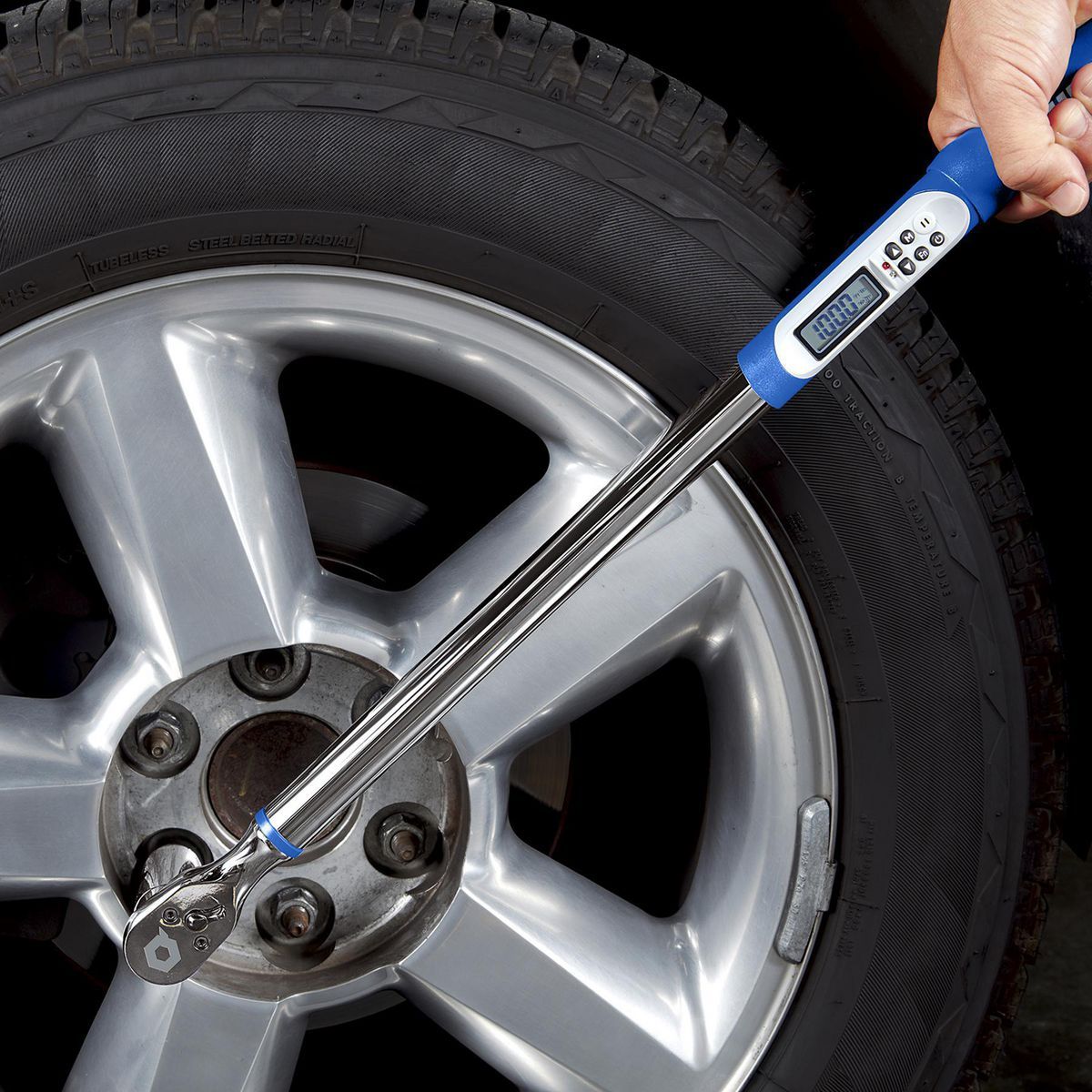 QUINN 3/8 in. Drive Digital Angle Torque Wrench A364