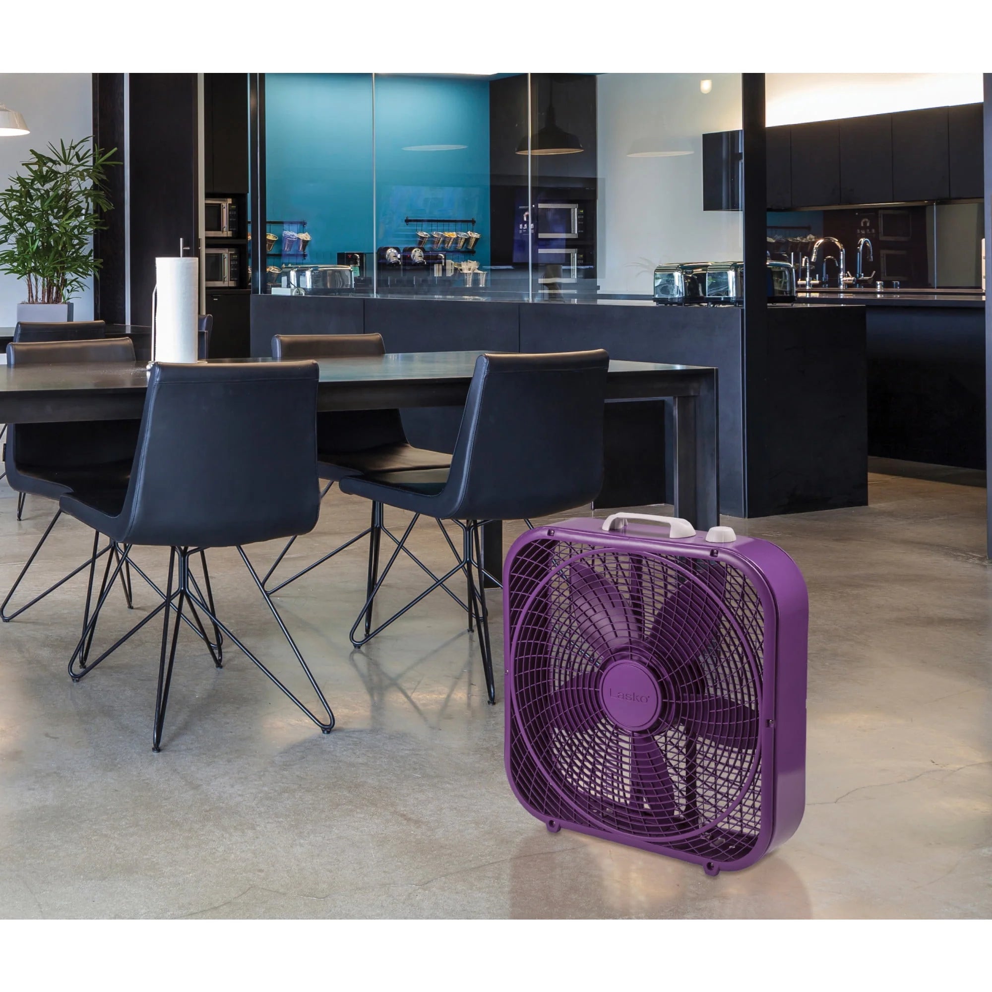 Lasko 20 Classic Box Fan with Weather-Resistant Motor, 3 Speeds, White Y945432