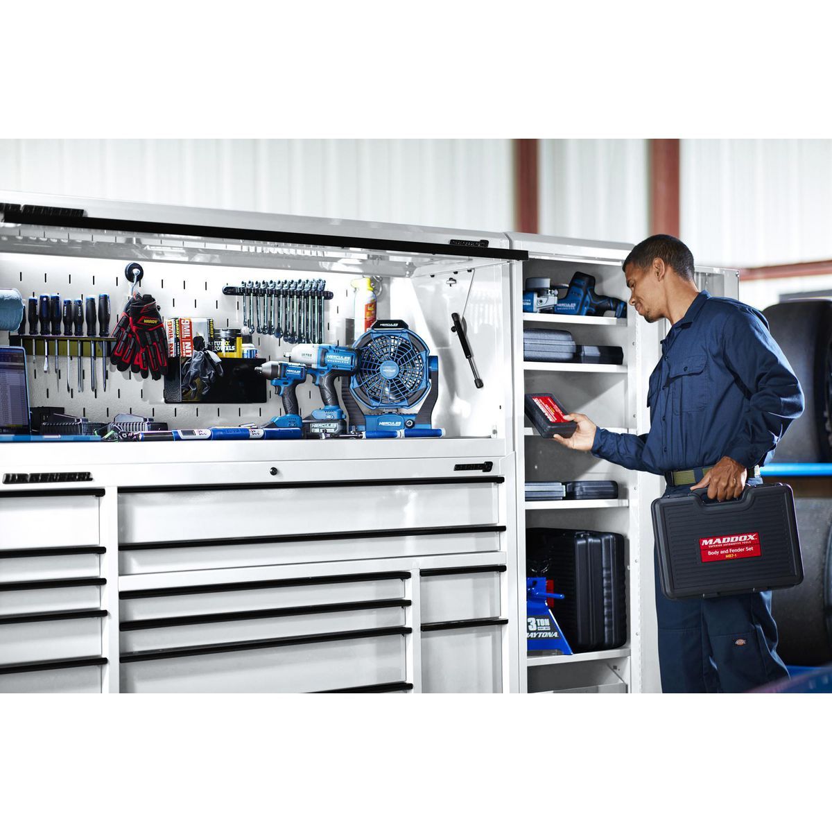 U.S. General 22 in. End Locker, Series 3, Blue Y30292